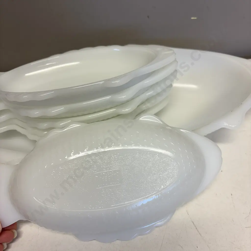 Glasbake 7 Pce White Glass Fish Set Image 1++