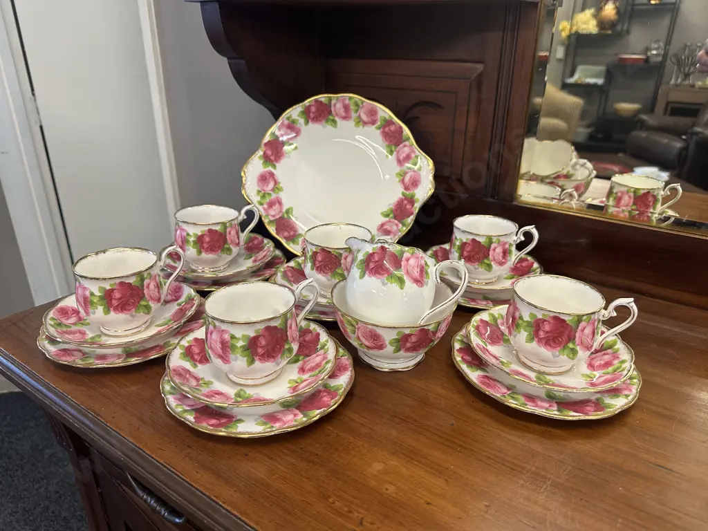 Royal Albert Old English Rose (England) 21 Piece Teaset With Cake Plate Image 1++