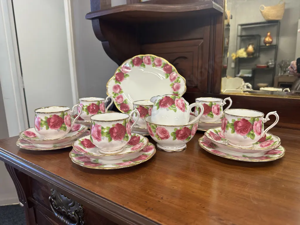 Royal Albert Old English Rose (England) 21 Piece Teaset With Cake Plate Image 1++