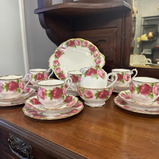 Royal Albert Old English Rose (England) 21 Piece Teaset With Cake Plate