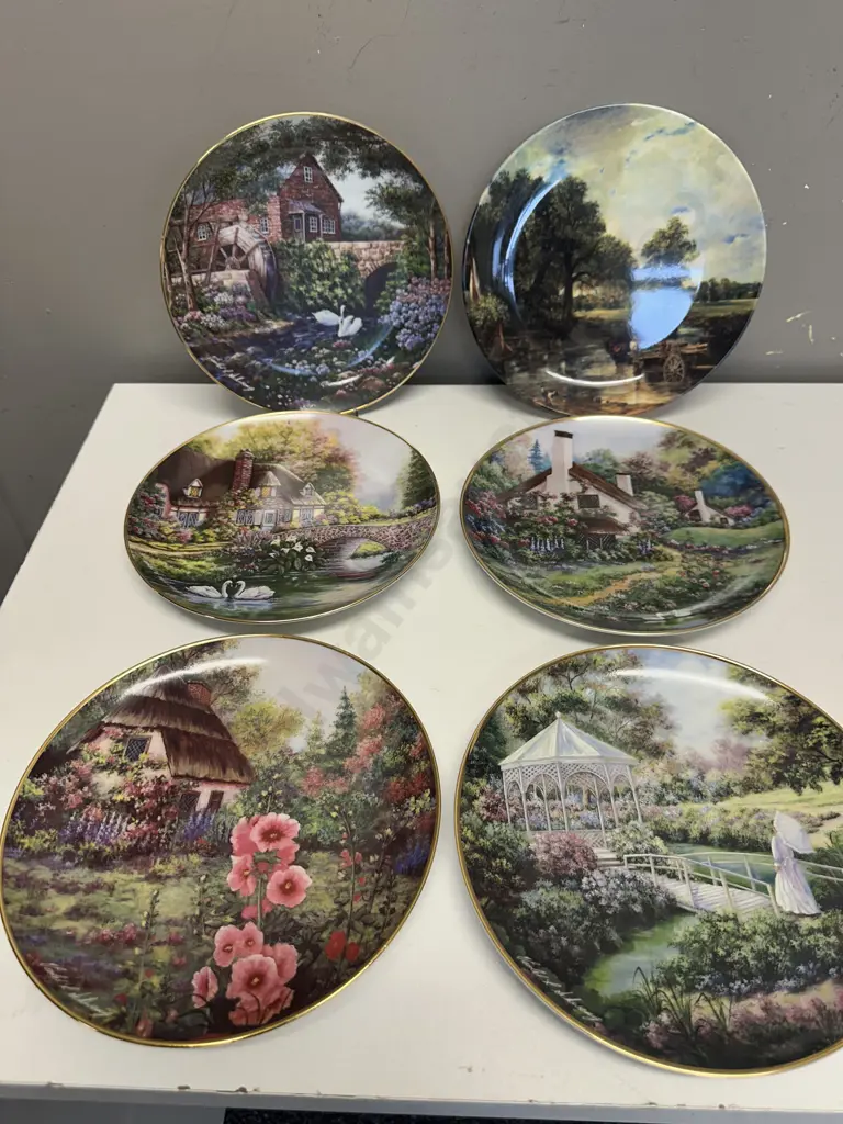 Selection of Franklin Mint & Royal Doulton Collectors Plates Image 1++