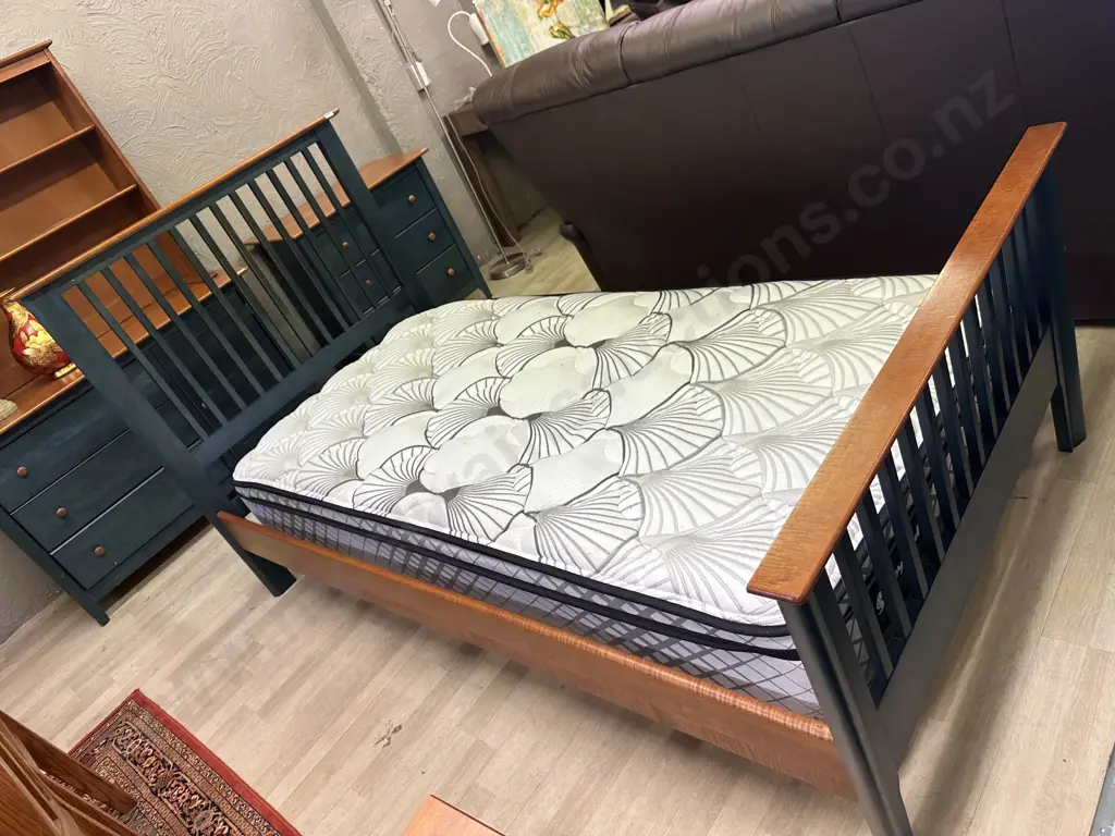 Nadeau (Canada) Green Painted Fruitwood Single Bed With Sleepyhead Serenity 6 Series Dahlia Mattress Image 1++