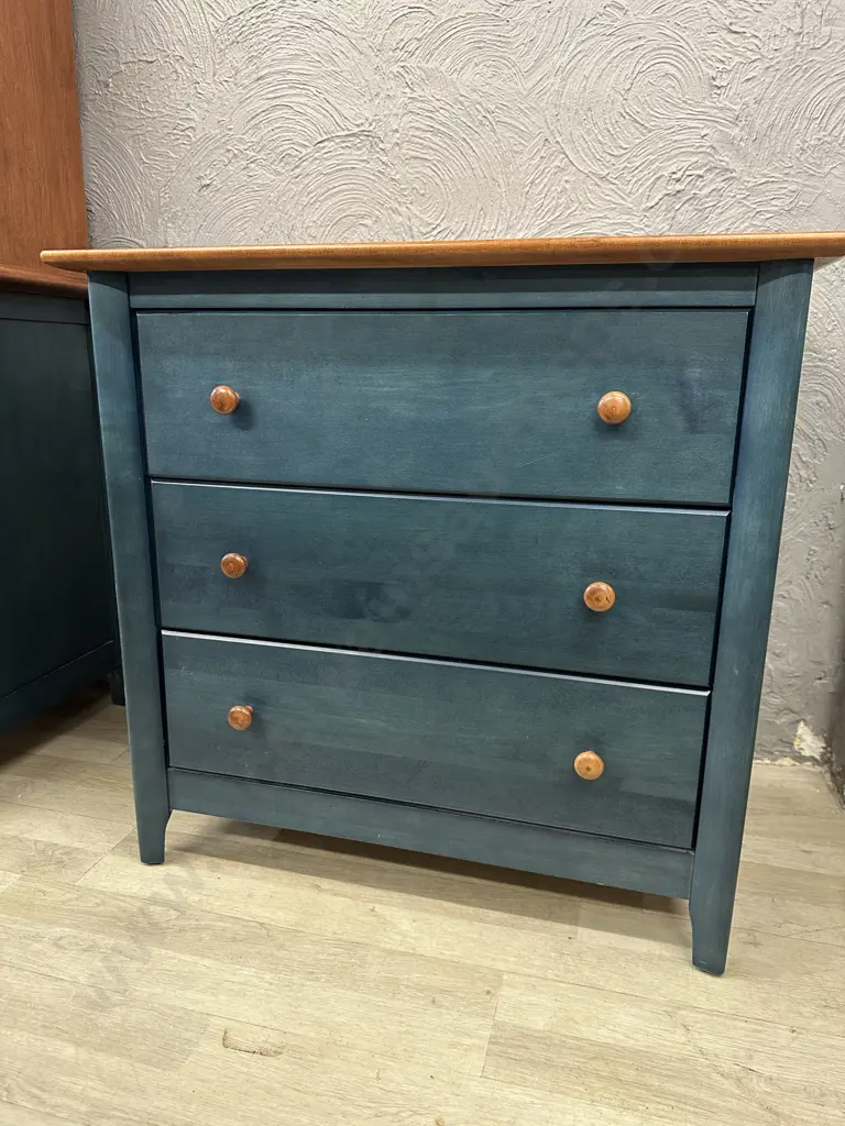Nadeau (Canada) Green Painted Fruitwood 3 Drawer Chest With Wooden Knobs. H77 W81 D50cm Image 1++