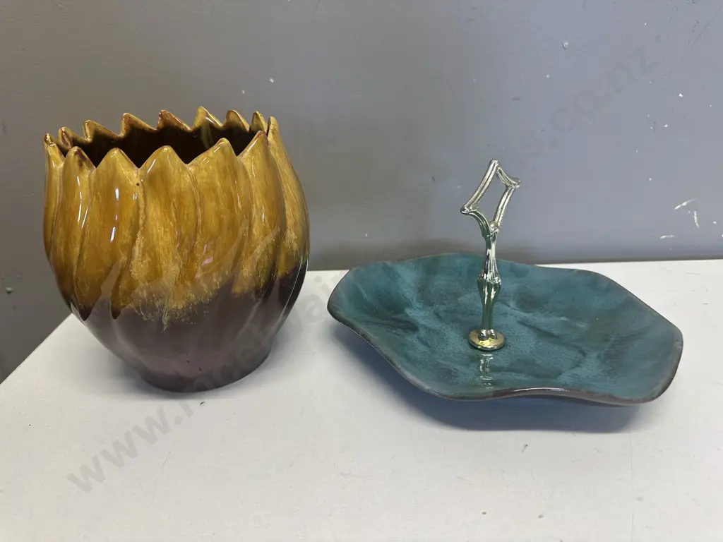 Vintage Blue Mountain Pottery Canada Harvest Gold Glaze Tulip Planter 17 x 14cm & 23cm Handled Blue Toned Serving Dish Image 1++