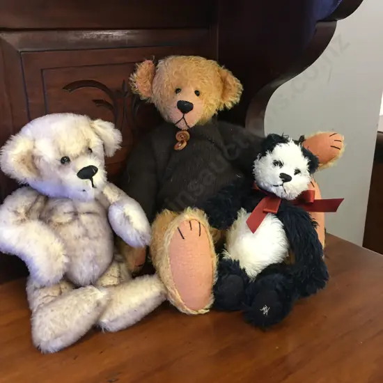 Selection Of Vintage Teddy Bears Including 'The Wright Bear', Cottage Collectibles Etc