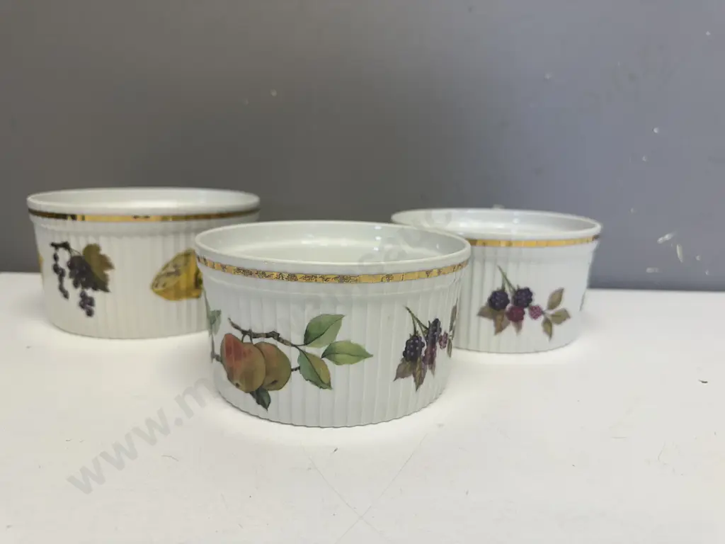 Royal Worcester Porcelain Evesham Gold Trim Souffle Dishes Shape 46, Size 2 x1 & size 3x2 Image 1++