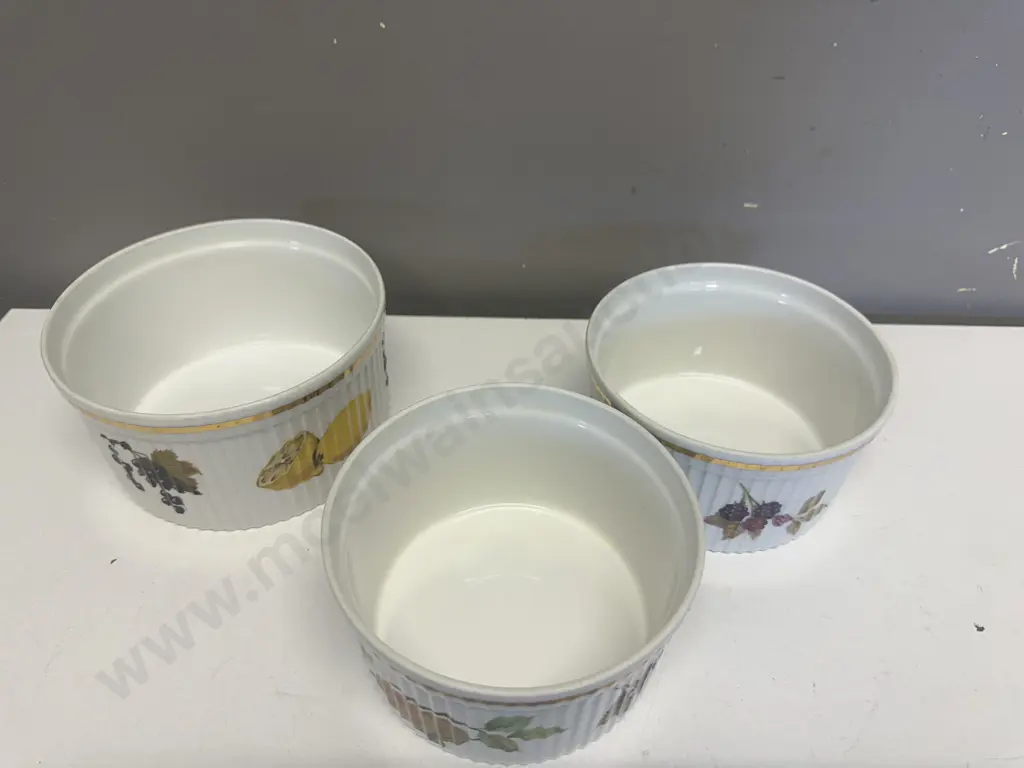 Royal Worcester Porcelain Evesham Gold Trim Souffle Dishes Shape 46, Size 2 x1 & size 3x2 Image 1++