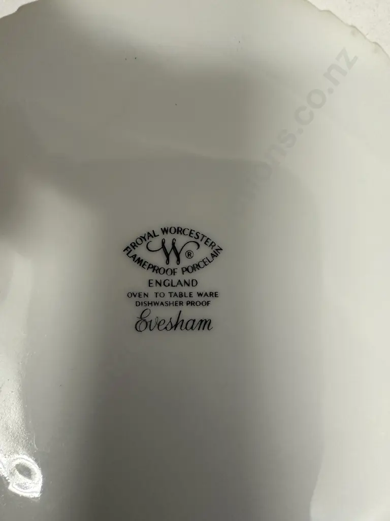 Royal Worcester Porcelain Evesham Gold Trim Souffle Dishes Shape 46, Size 2 x1 & size 3x2 Image 1++