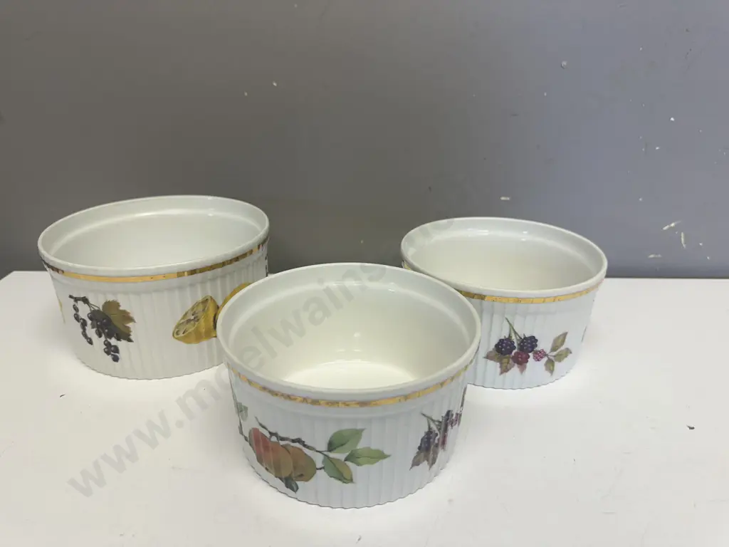 Royal Worcester Porcelain Evesham Gold Trim Souffle Dishes Shape 46, Size 2 x1 & size 3x2 Image 1++