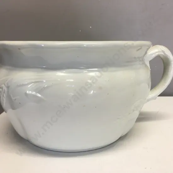 Johnson Bros White Royal Ironstone Chamber Pot. 14 x 22cm