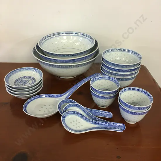 Blue & White Chinese Serving Bowls, Dishes & Spoons