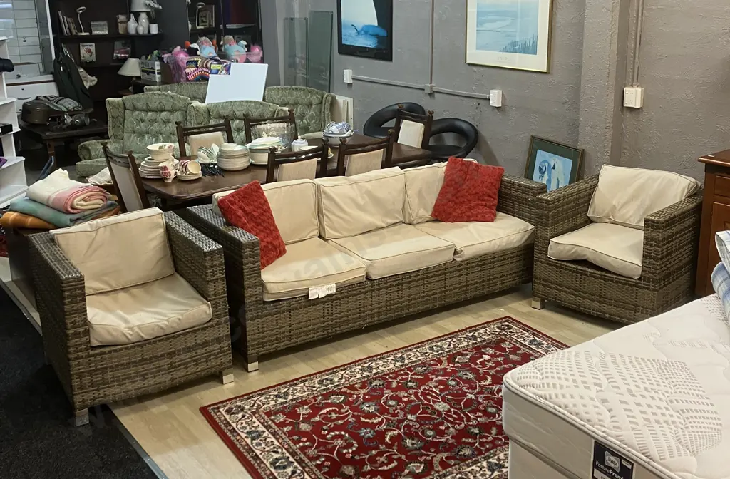 Amalfi Wicker 3 Piece Outdoor Setting (As Found Condition) Image 1++