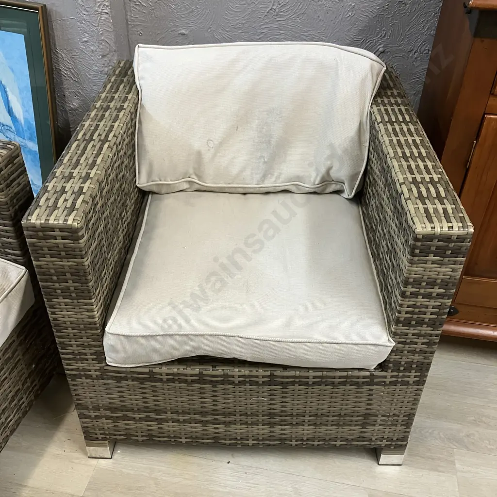 Amalfi Wicker 3 Piece Outdoor Setting (As Found Condition) Image 1++