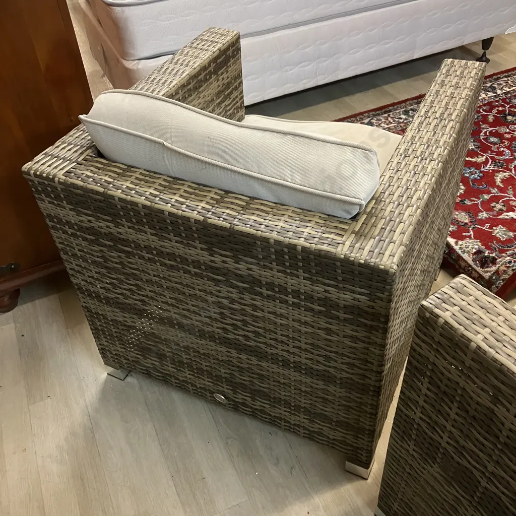 Amalfi Wicker 3 Piece Outdoor Setting (As Found Condition) Image 1++