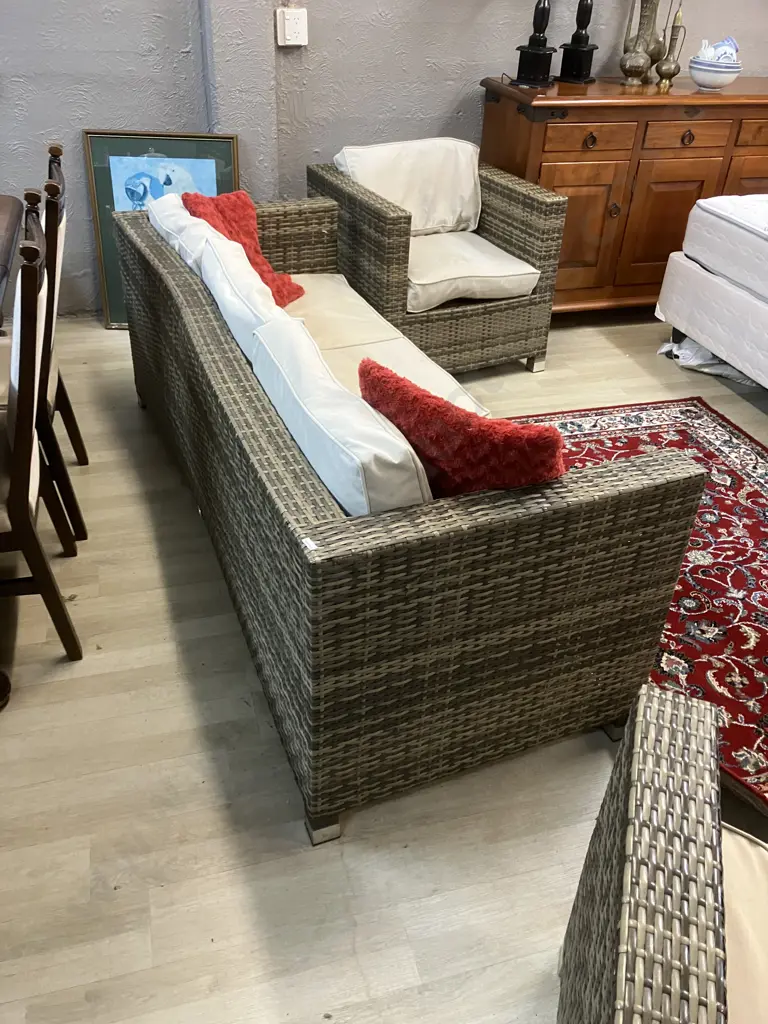 Amalfi Wicker 3 Piece Outdoor Setting (As Found Condition) Image 1++