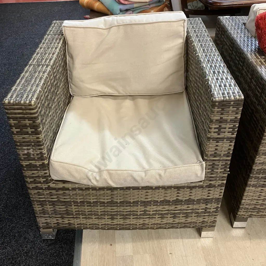 Amalfi Wicker 3 Piece Outdoor Setting (As Found Condition) Image 1++