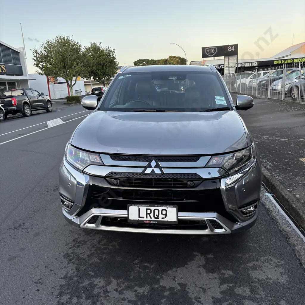 NO RESERVE 2018 Mitsubishi Outlander VRX Plug In Hybrid - 88KW/PHEV/4WD/AT, WOF / REG LRQ9 (11/4/25), 190556Kms Image 1++