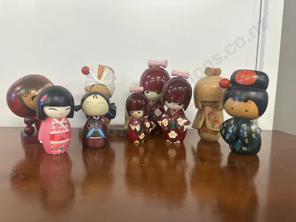 Selection Of Japanese Dolls Image 1++