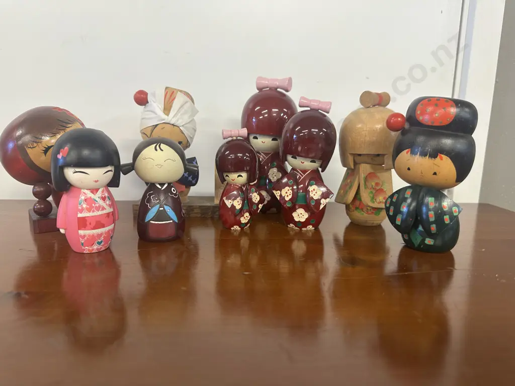 Selection Of Japanese Dolls Image 1++