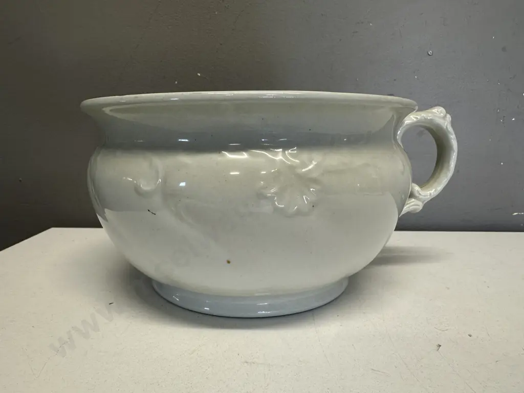 William Adams & Sons White Ironstone Chamber Pot. 13 x 22cm Image 1++