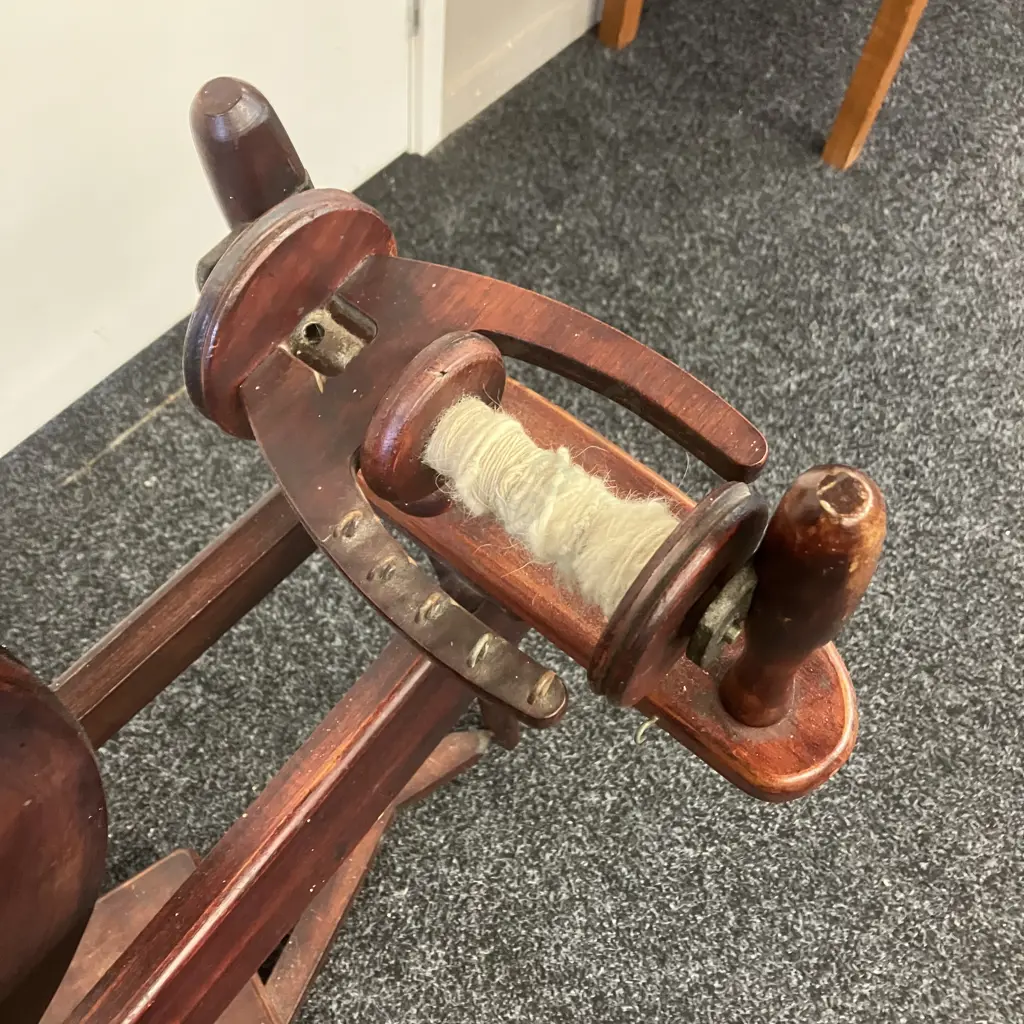 Ashford Traditional Spinning Wheel Image 1++
