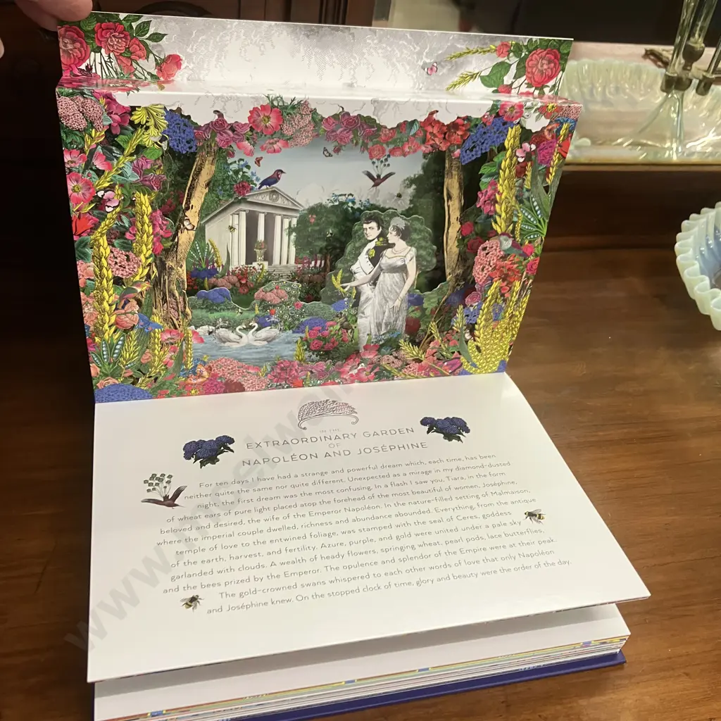 Chaumet Tiaras of Dreams, Dreaming of Tiaras Book - Hardcover Pop-Up Image 1++
