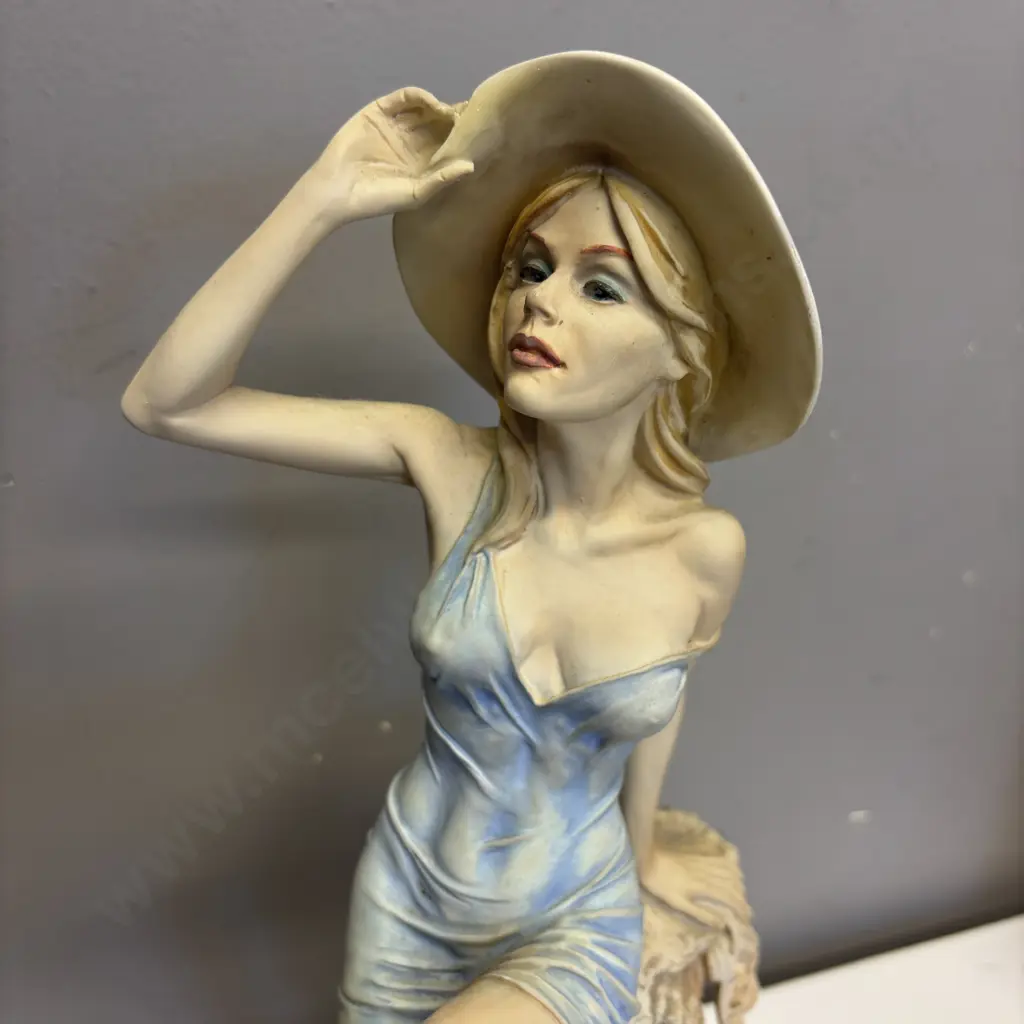 Michael Weir Statue of "Lisa" H42cm Image 1++