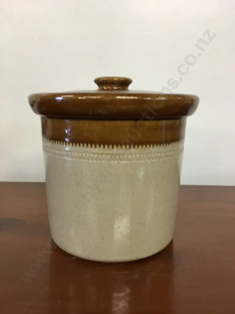 Lidded Two-Tone Stoneware Jar. 16 x 19cm Image 1++