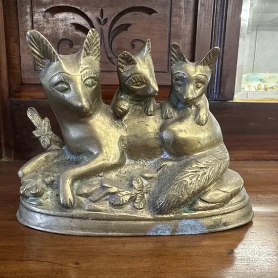 Vintage Brass Red Fox Mother With Cubs Figurine / Door Stop. 11 x 16cm