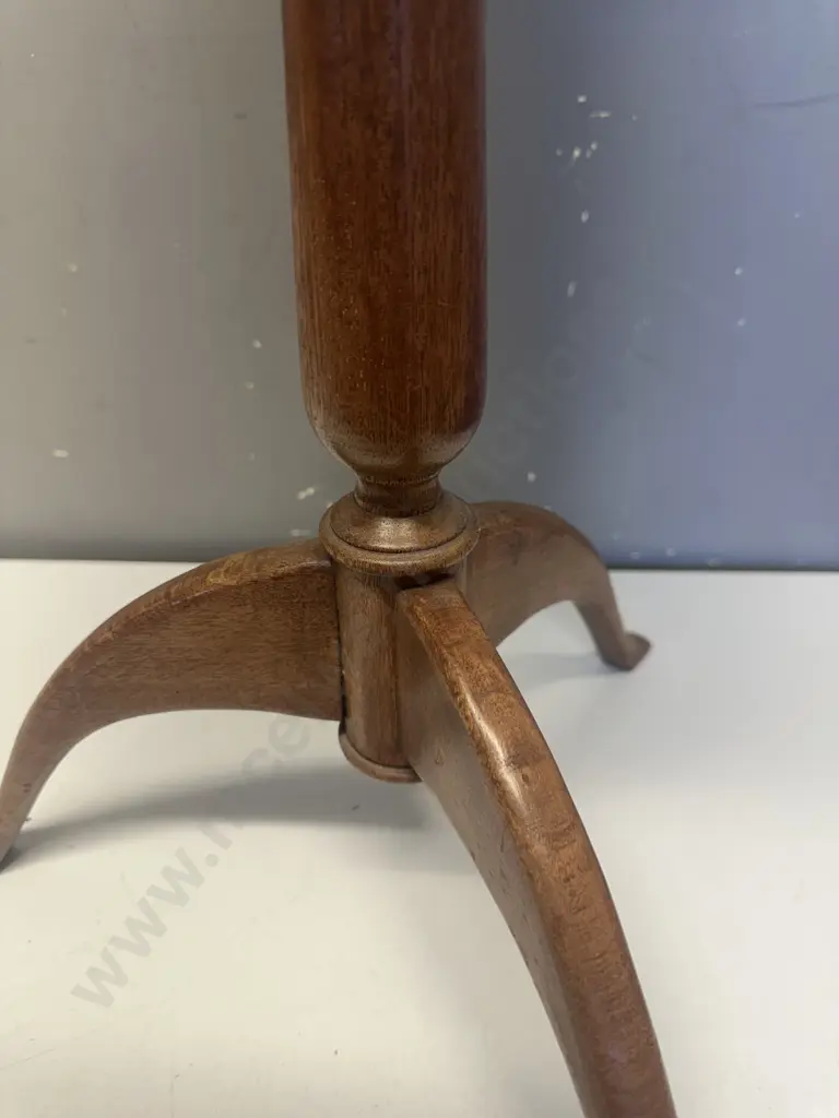 Round Mahogany Wine Table Tri Legged H58,Dia33cm. Image 1++
