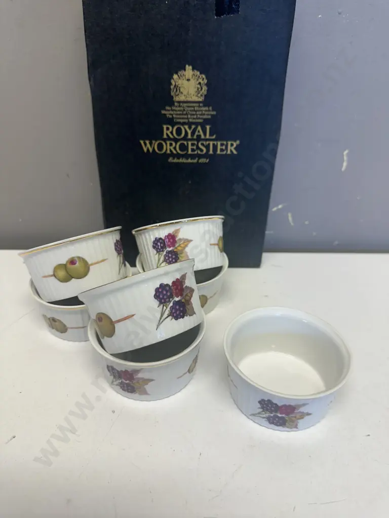 Royal Worcester 'Evesham' Gold Ramekins x 7 Image 1++