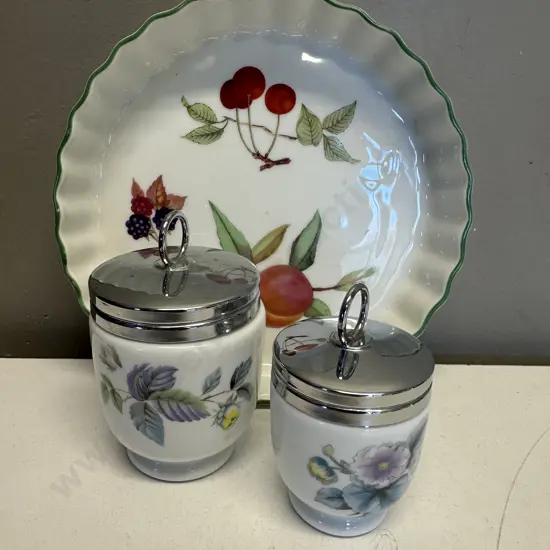 Royal Worcester 19cm Pie Dish & Two Royal Worcester Coddlers