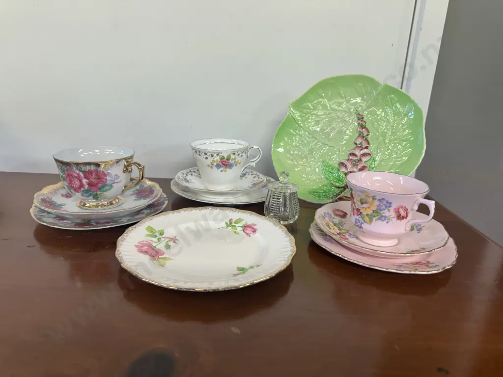 Selection Of Vintage Trios, Carlton Ware Etc Image 1++