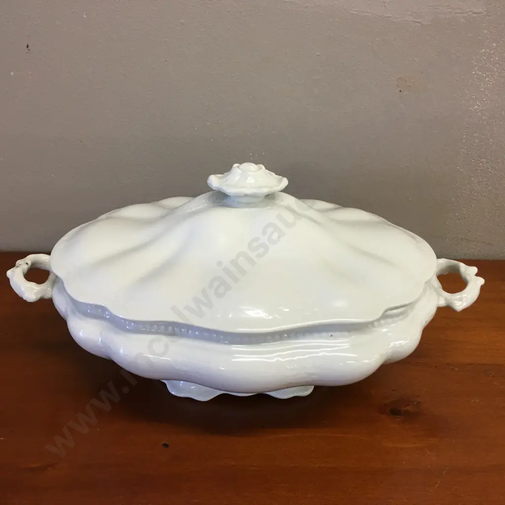 J&G Meakin Hanley (England) Lidded Vegetable Serving Dish Image 1++