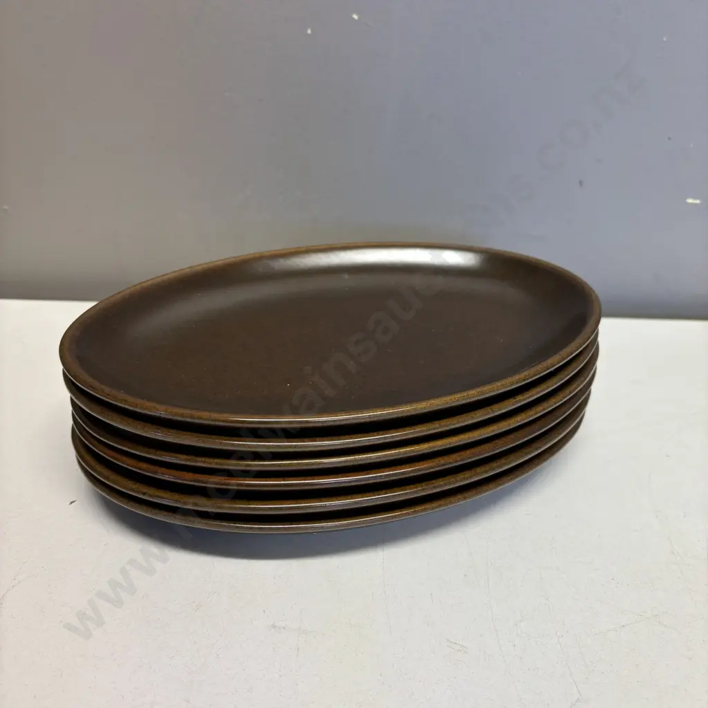 Set of Crown Lynn Forma Oval Plates Image 1++