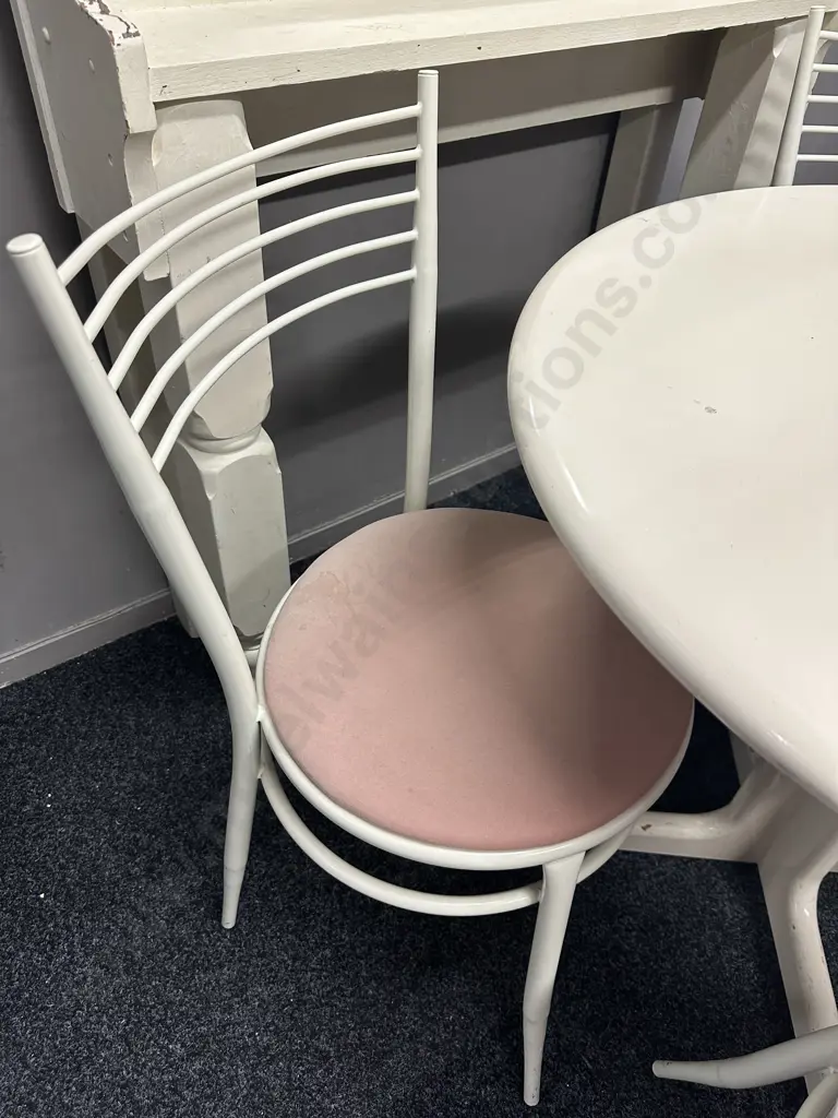 White Lacquered Round Table 72 x 90cm With 4 White Metal Round Upholstered Chairs Image 1++