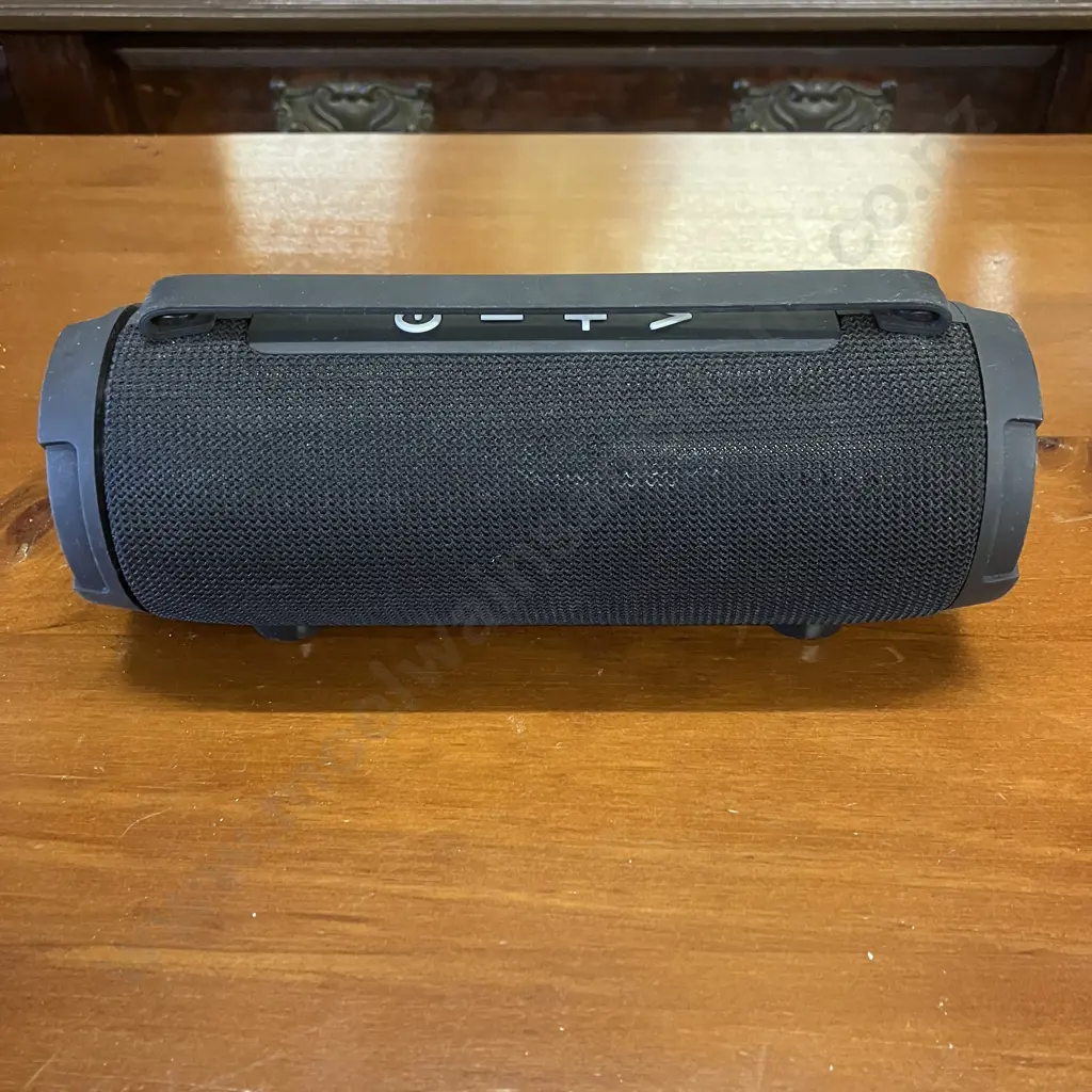 WalknTalk Wireless Mag Charge 5000mAH Power Bank & Anko Bluetooth Speaker Image 1++