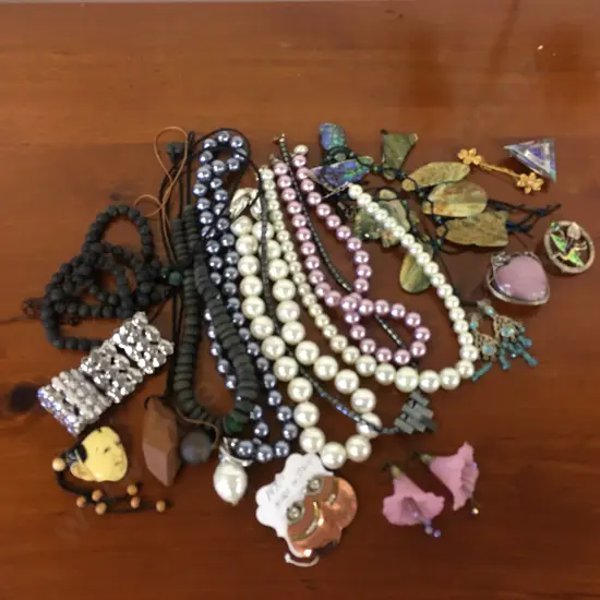 Assorted Costume Jewellery Including Necklaces, Brooches Etc