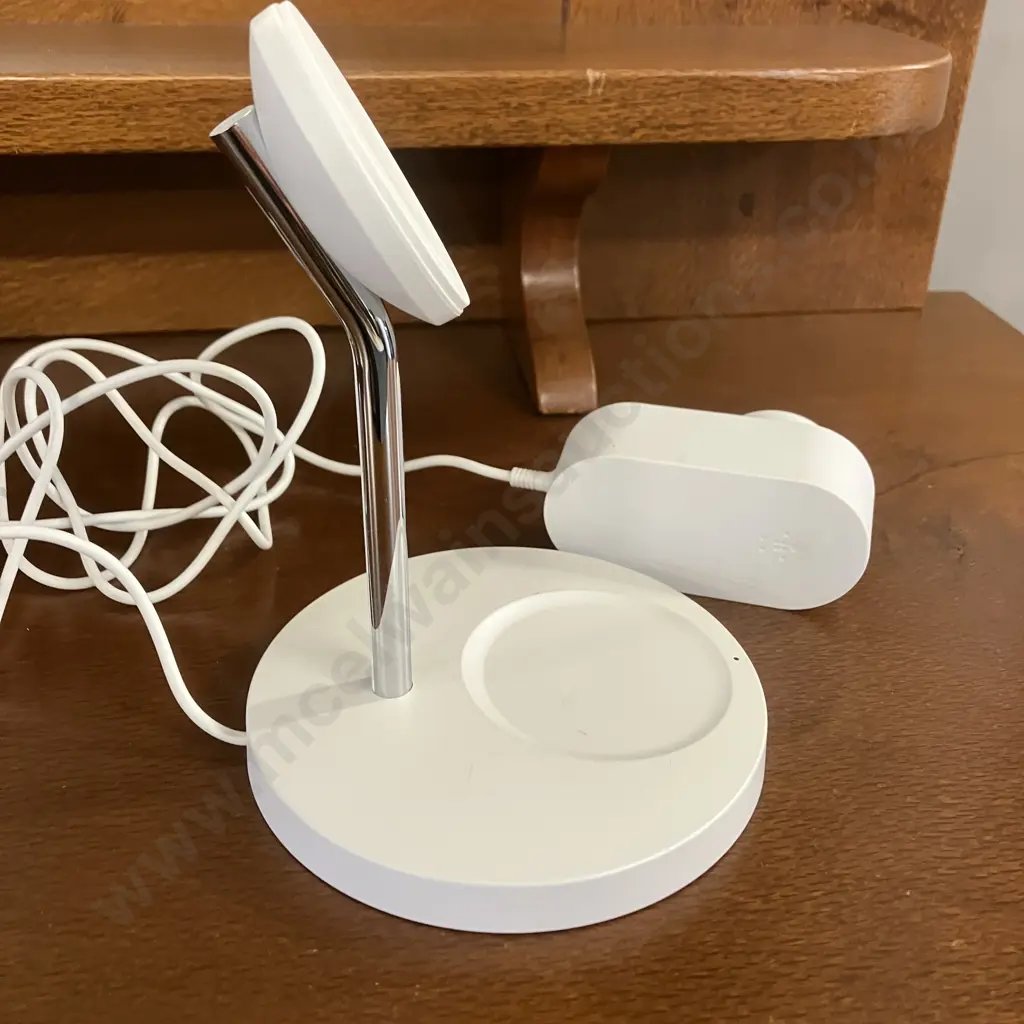 Belkin Boost Charge Pro MagSafe 2-in-1  Wireless Charger Stand - Model WIZ010 Image 1++