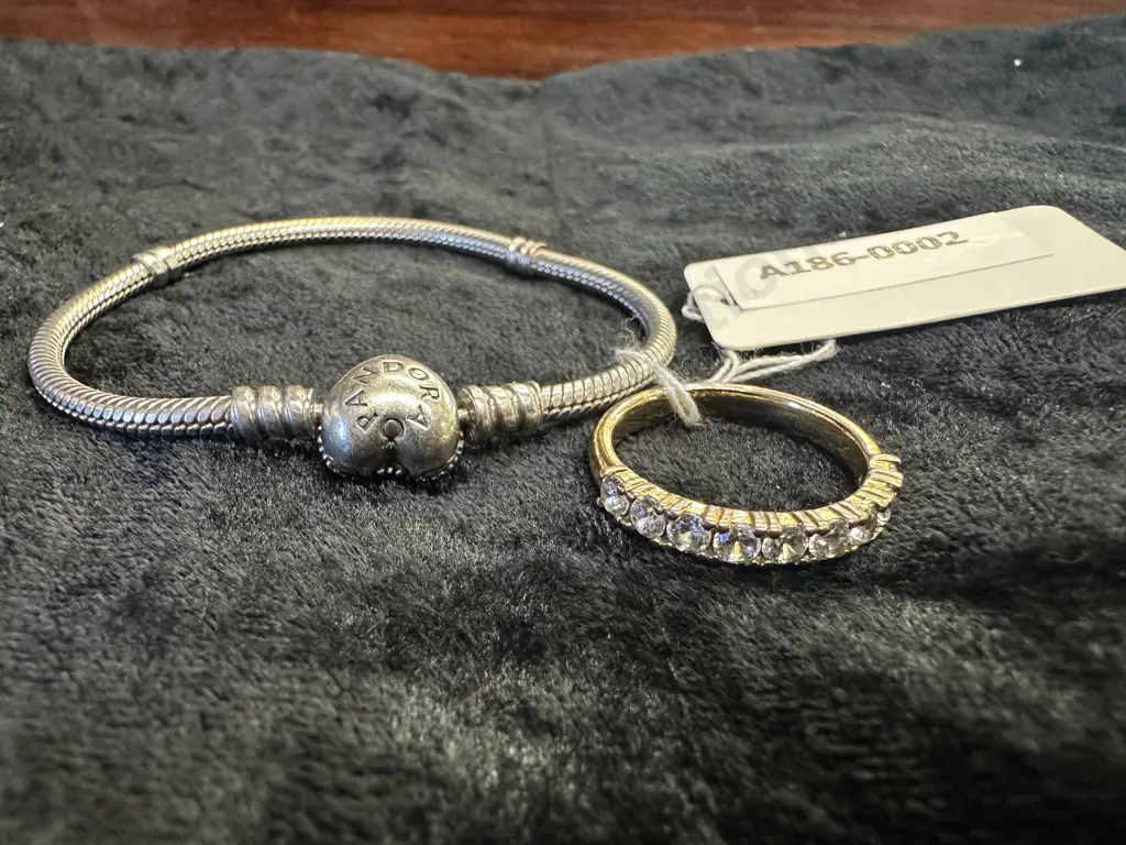 Pandora Moments Sparkling Heart Clasp & Snake Chain Bracelet With a Costume Jewellery Ring Image 1++