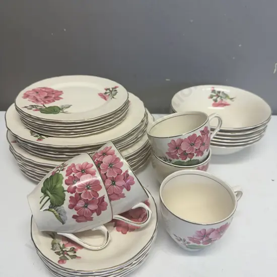 Vintage Alfred Meakin Primula Dinnerware - 34 Pieces