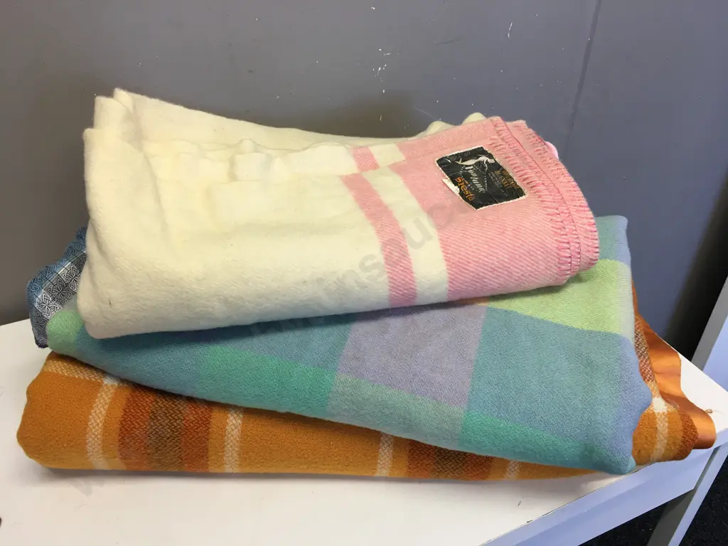 Vintage Woollen Blankets x3 Image 1++