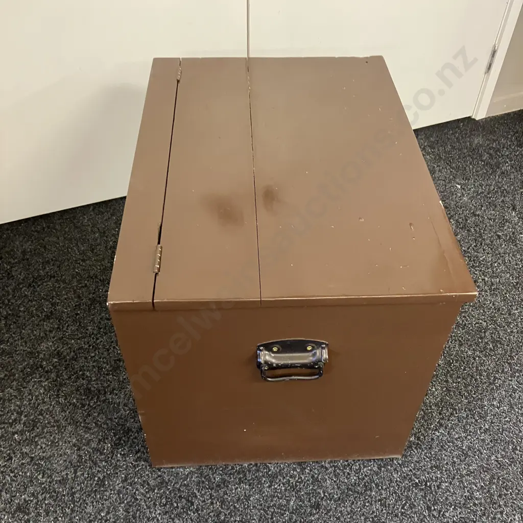 Vintage Wooden Toy Box Painted Brown. H49 W69 D49cm Image 1++