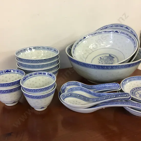 Blue & White Chinese Serving Bowls, Dishes & Spoons