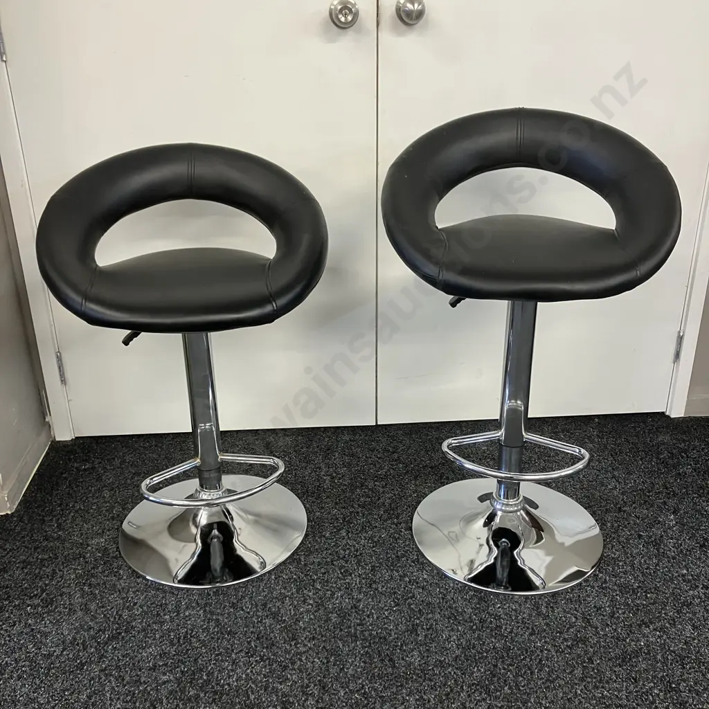 Pair of Black Faux Leather Swivel Adjustable Height Chrome Bars Stools Image 1++