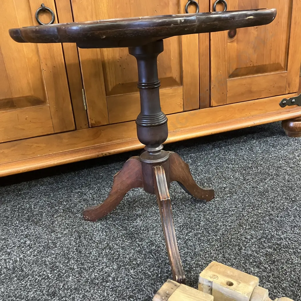 Mahogany Wine Table With Chipped Edge & Set of Four Kauri Legs Image 1++
