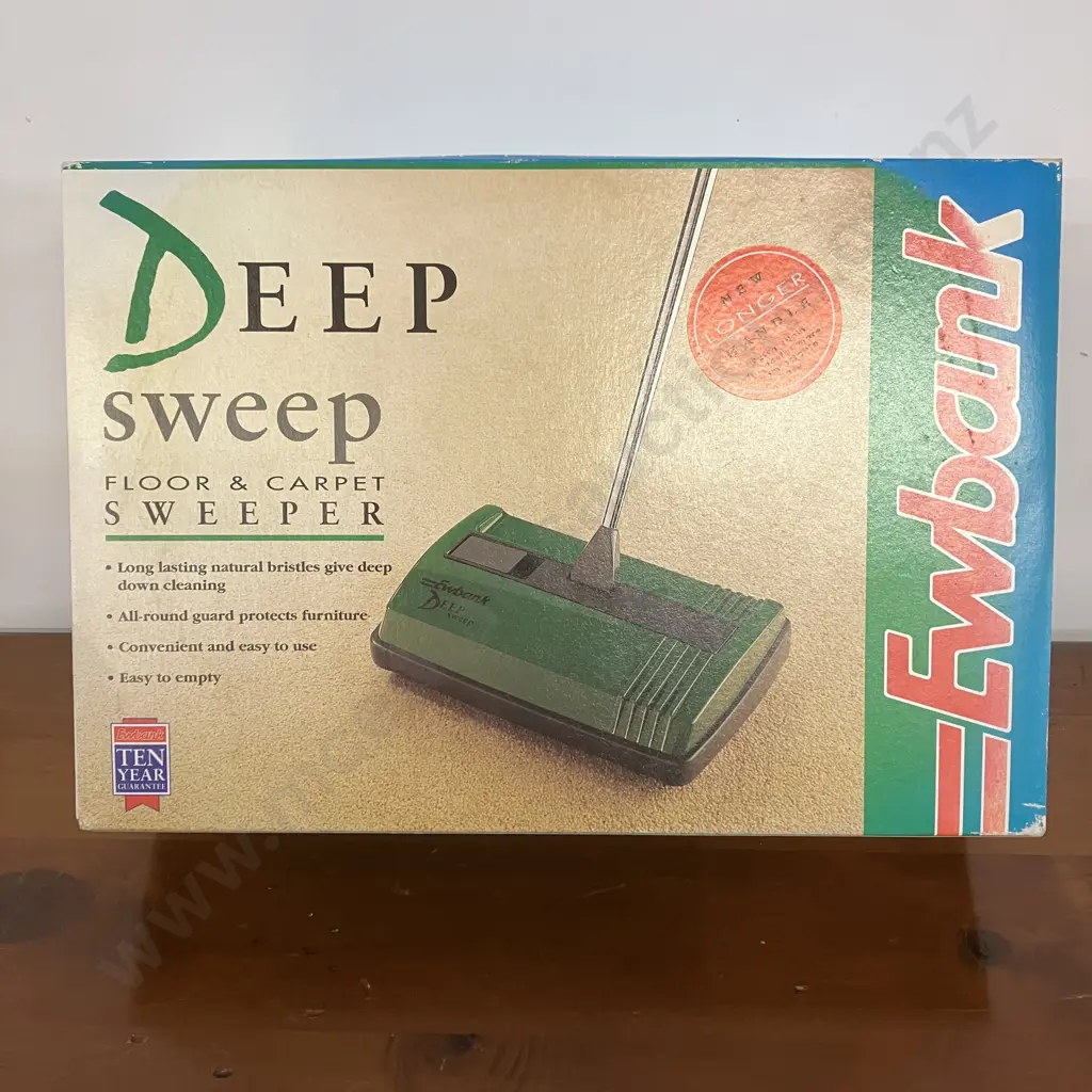 Vintage New In The Box Ewbank “Deep Sweep” Vibrant Green Manual Carpet Sweeper, Model 00555HG Image 1++