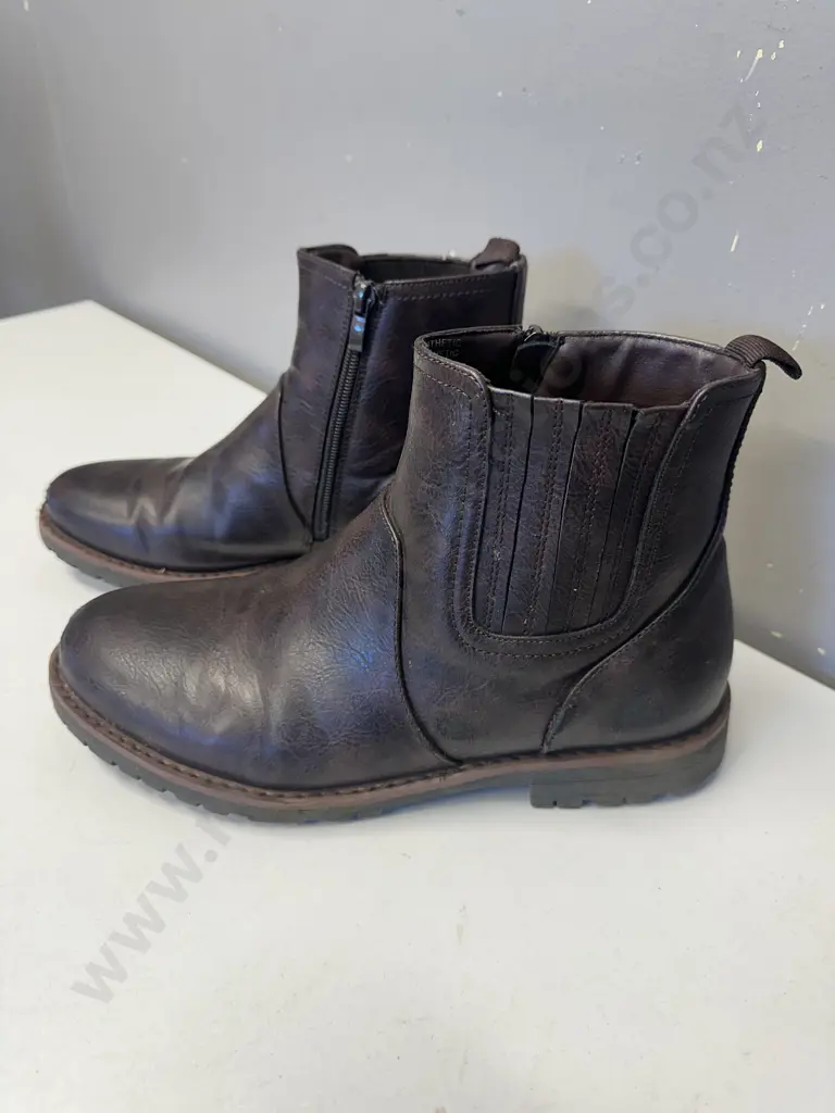 Mens Brown Soprano Boots Size 8  Image 1++