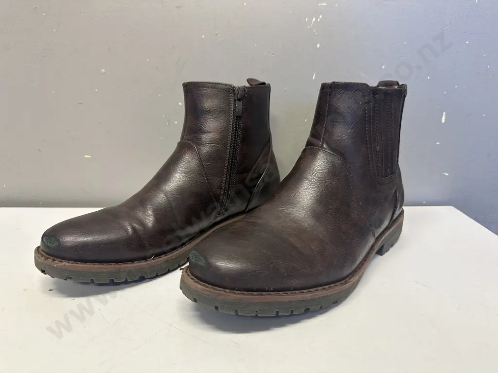 Mens Brown Soprano Boots Size 8  Image 1++