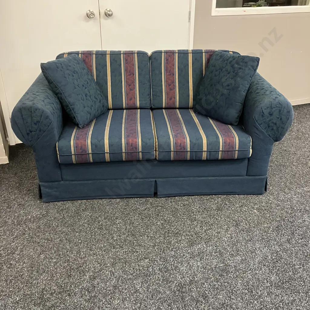 Mobilier Avonleigh 2 Seater Sofa, Blue / Burgundy / Gold Tones. 165 x 81cm Image 1++